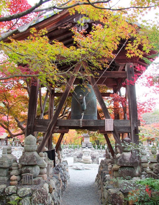 京都　化野念仏寺の鐘楼