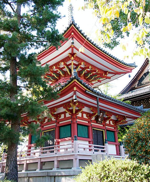 京都　知恩院の多宝塔