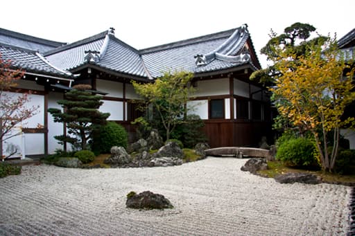 京都　智積院の枯山水の庭