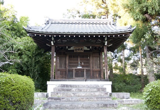 京都　大覚寺境内にある大日堂