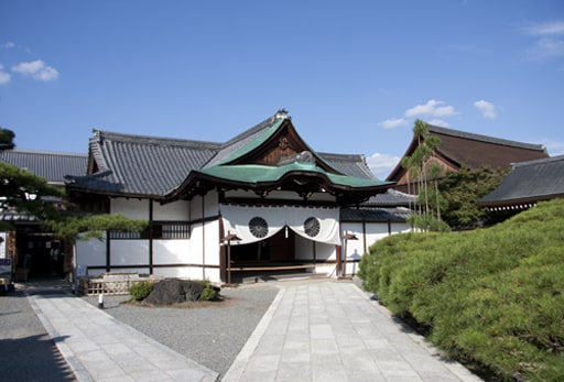 京都　大覚寺の式台玄関