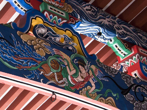 京都　永観堂、阿弥陀堂の向拝の文様