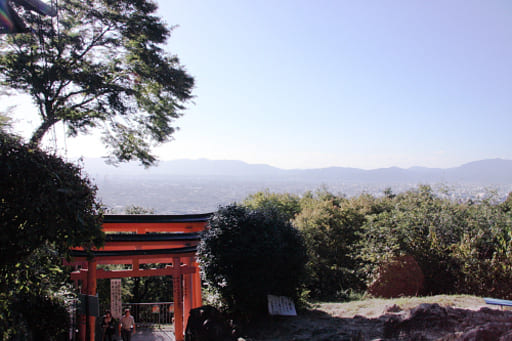 京都　伏見稲荷大社　四ツ辻からの京都の眺め