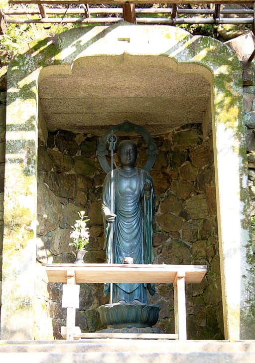 京都　法然院の洞の地蔵