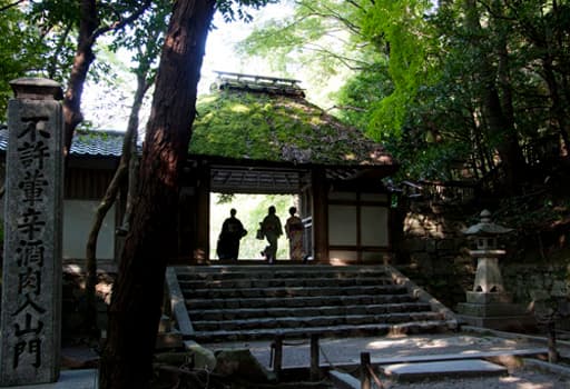 京都　法然院の山門