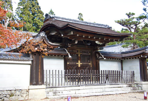 京都　神護寺の勅使門