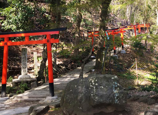 上賀茂神社境内の二葉姫稲荷神社の鳥居