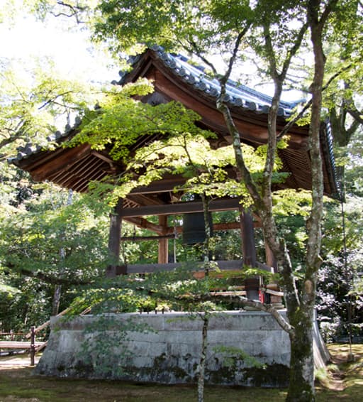 京都　金閣寺の鐘楼