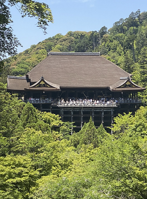 京都　清水寺の本堂・清水の舞台