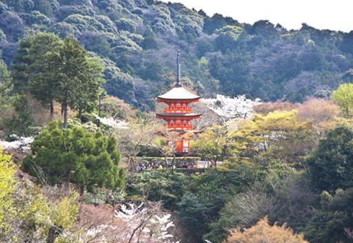 京都　清水寺の「子安塔」