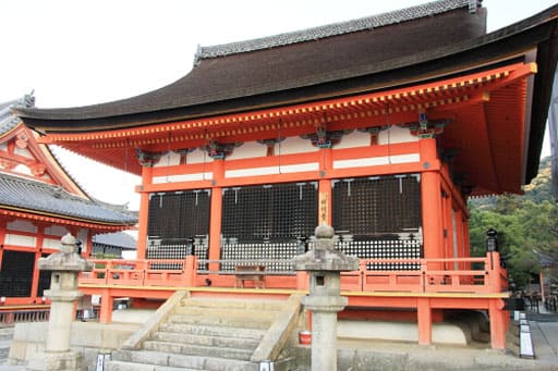 京都　清水寺の開山堂（田村堂）