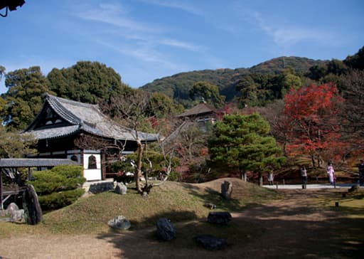 京都　高台寺の庭園遠景