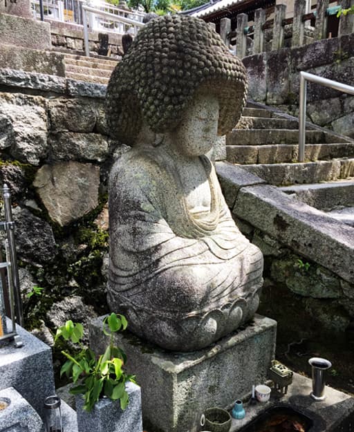 アフロが話題の京都　金戒光明寺の五劫思惟阿弥陀仏像