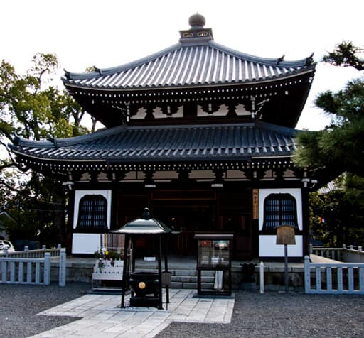 京都　金戒光明寺の納骨堂（旧経蔵）