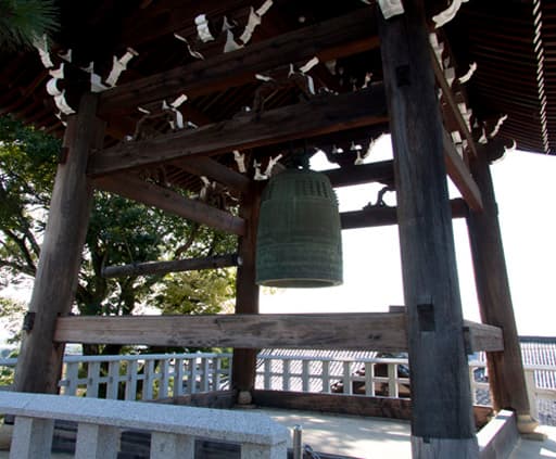 京都　金戒光明寺の鐘楼
