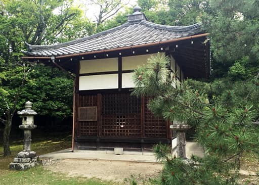京都　広隆寺の地蔵堂