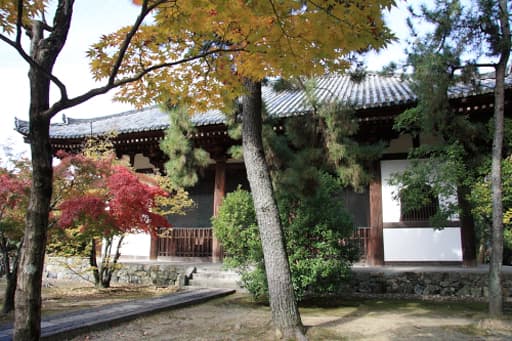 京都　広隆寺の講堂（赤堂）