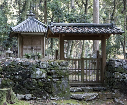 京都　高山寺境内にある明恵上人の御廟
