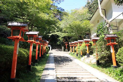 京都　鞍馬寺の長い石段
