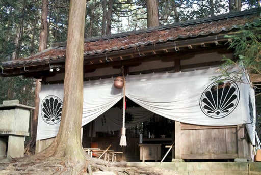 京都　鞍馬寺の大杉権現社