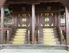 嵐山の櫟谷宗像神社（いちいむなかたじんじゃ）は2社相殿になっている