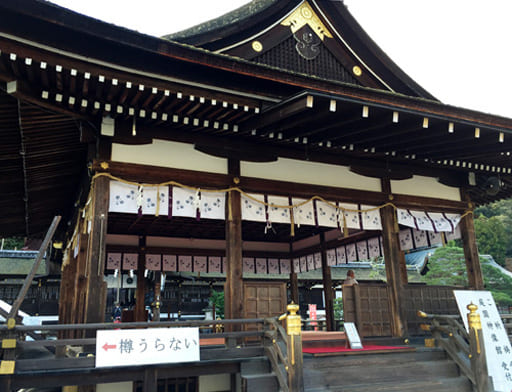 京都　松尾大社の舞殿