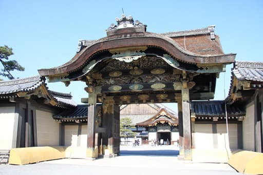 京都　二条城の二の丸唐門