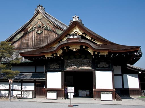 京都　二条城二の丸御殿　車寄と遠侍