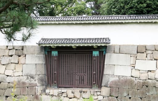 京都　二条城の西門（埋門・うずみもん）