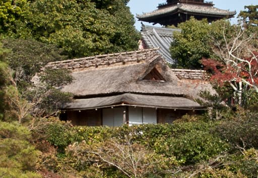 京都　仁和寺境内の茶室、飛濤亭（ひとうてい）