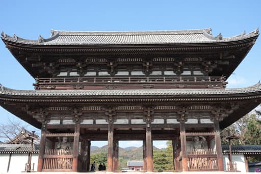 京都　仁和寺の二王門