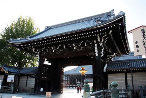 京都　西本願寺の御影堂門
