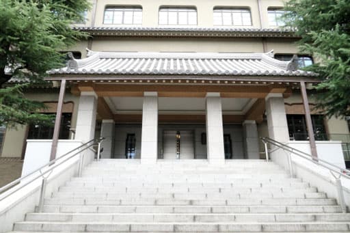 京都　西本願寺の龍谷大学図書館