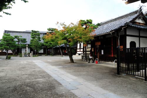 京都　六道珍皇寺境内