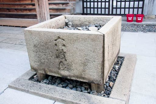 京都　六波羅蜜寺の天水受