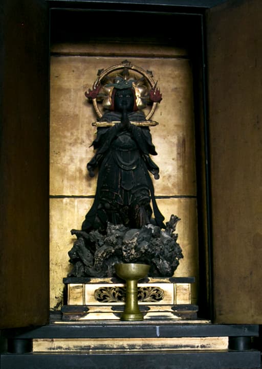 京都　鹿王院、庫裡に祀られる韋駄天（いだてん）像