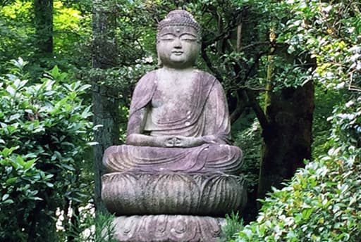 京都　龍安寺の石の大仏