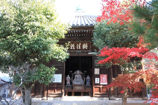 京都　清凉寺の一切経蔵