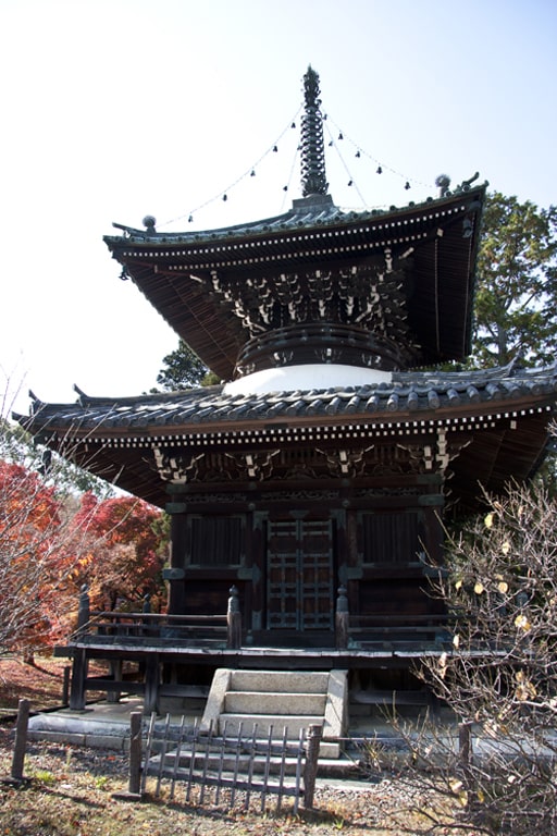 京都　清凉寺の多宝塔