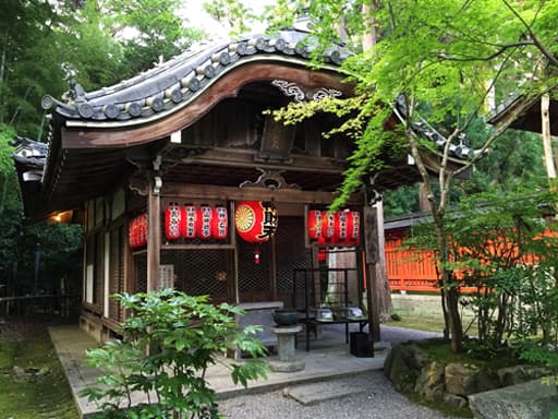 京都　赤山禅院境内の弁財天