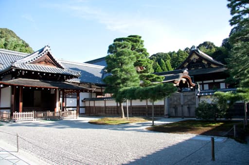 京都　泉湧寺の本坊