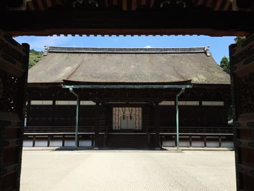 京都　泉湧寺の霊明殿