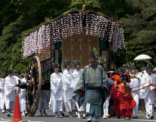 賀茂社の祭礼・葵祭 路頭の儀「桜の御所車」
