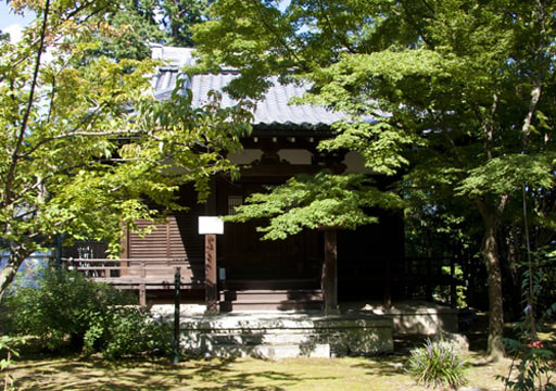 京都　真如堂境内の石薬師堂