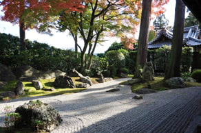 京都　真如堂の涅槃の庭