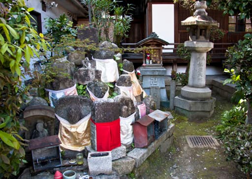 京都　神泉苑境内のお地蔵さま