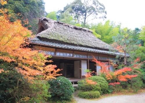 京都　滝口入道と横笛の悲恋の舞台となった滝口寺の本堂