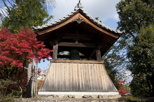京都嵯峨野　天龍寺の鐘楼