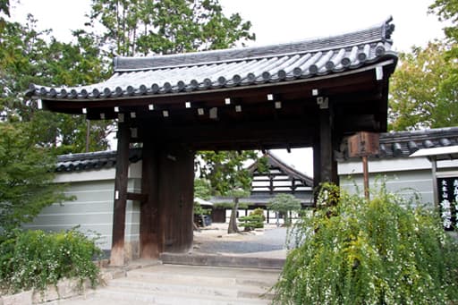 京都　東福寺の六波羅門