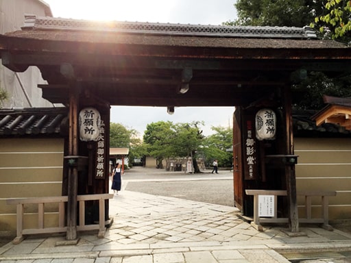 東寺　西院の門